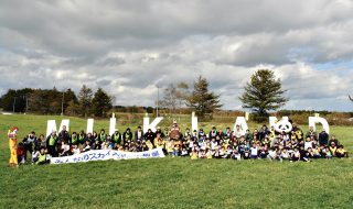 100人サッカー集合写真